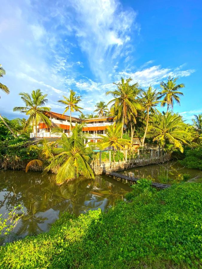 Bed and Breakfast Asanka Surf House & Resturant Midigama East Exteriér fotografie